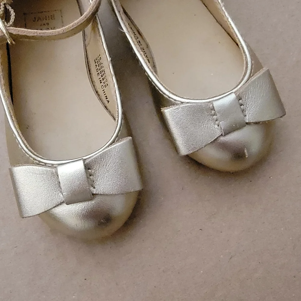 Janie & Jack | Mary Jane Gold Round toe  Size 4 toddlers